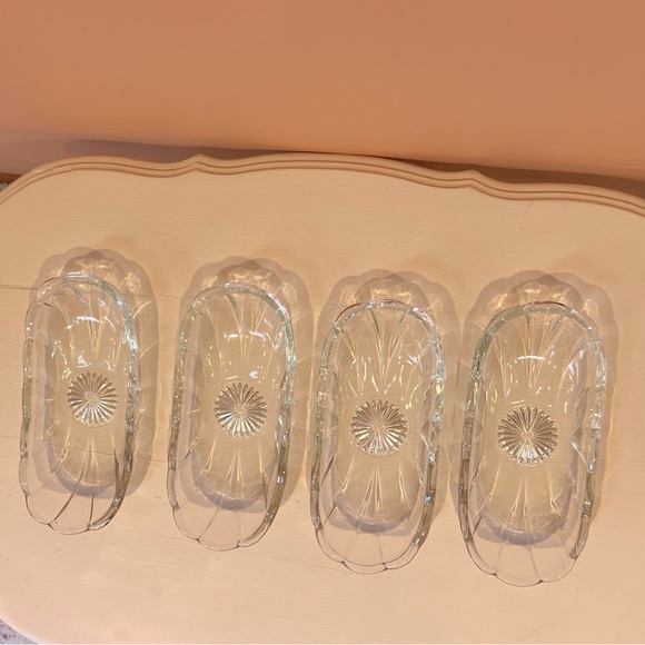 Set of 4 Anchor Hocking Starburst Pattern Clear Glass Dessert Dishes - Picture 2 of 6